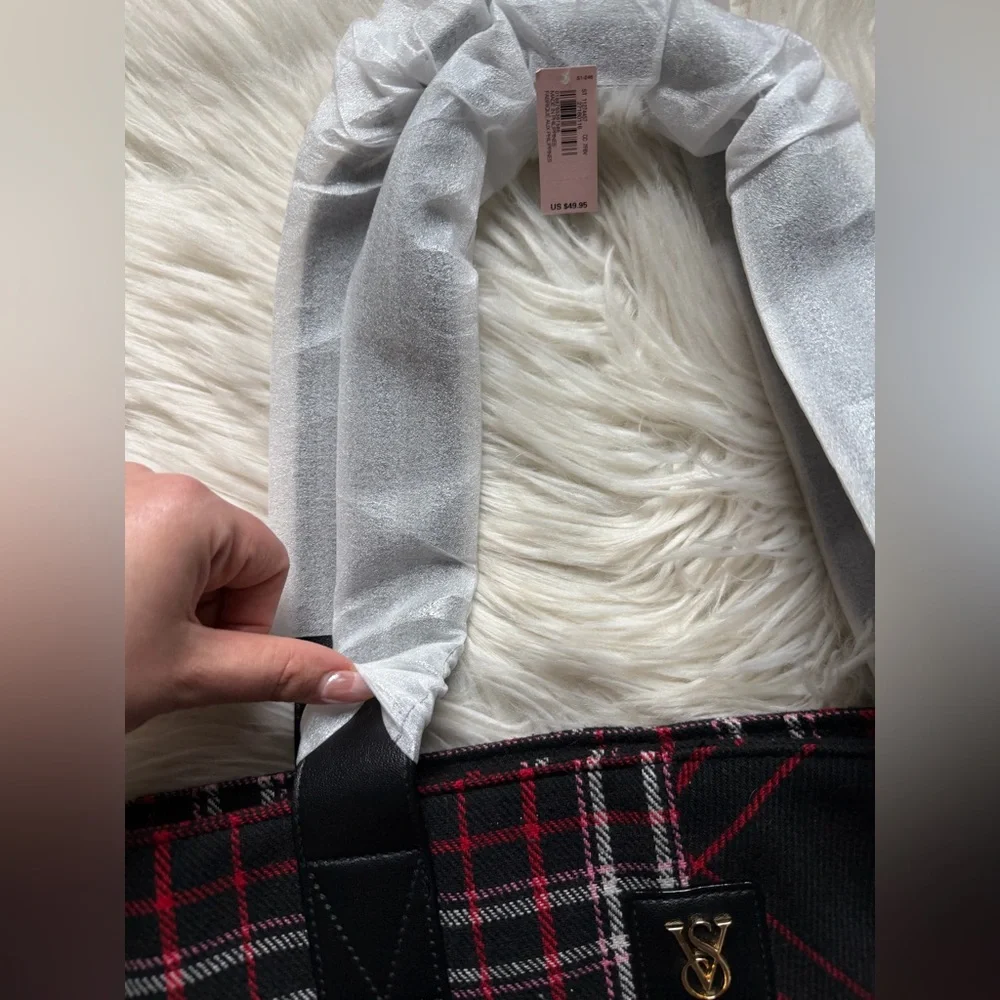 Victoria’s Secret plaid tote bag - Picture 5 of 10
